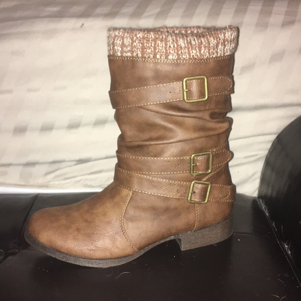 Brown bootie